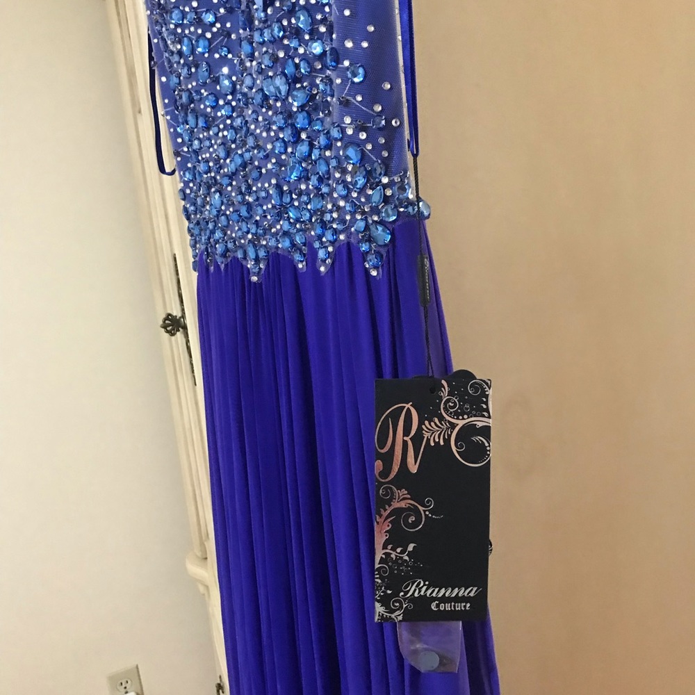 Prom dresses - Picture 3 of 4